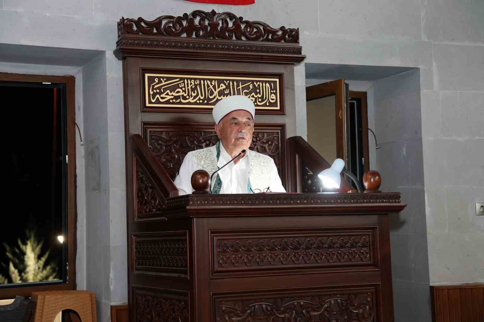 Talas’ta Kandil Gecesi dualarla ihya edildi