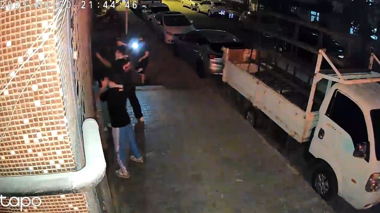 İş yerine saldırıda başarısız olunca etek giydirilerek darp edilen 3 kişi tutuklandı