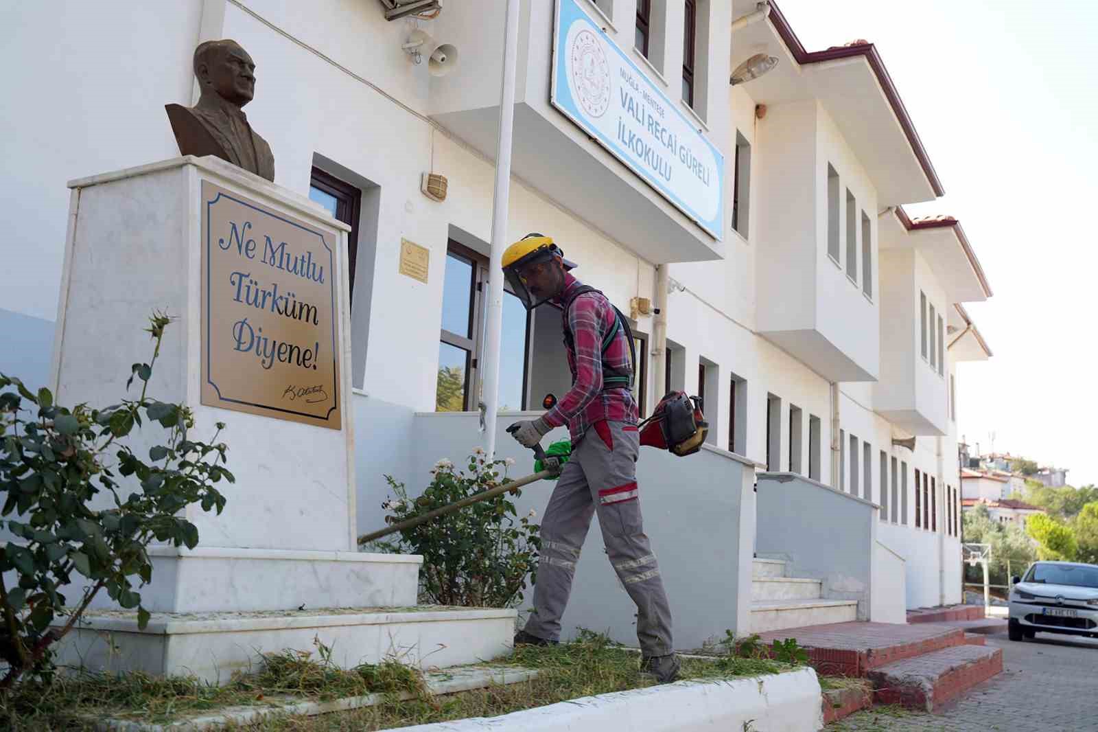 Menteşe Belediyesi’nden okullara destek
