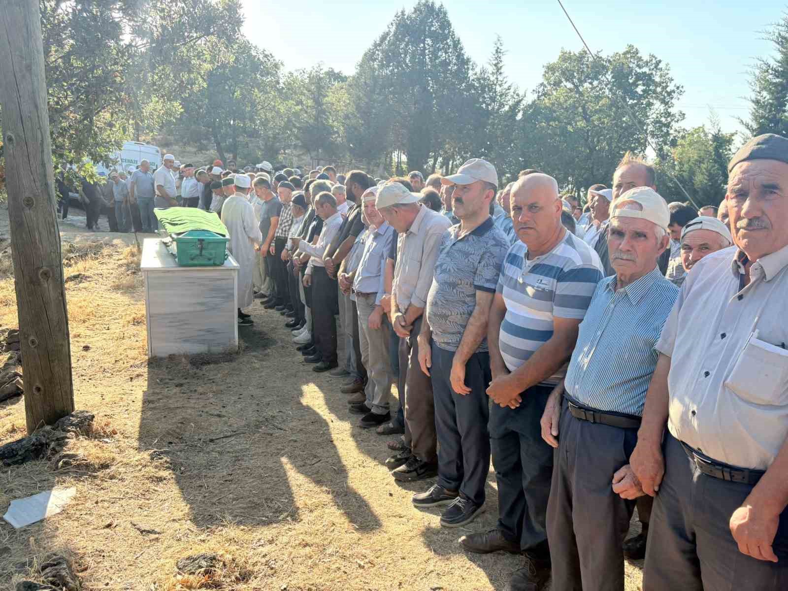 Manisa’daki kazada hayatını kaybeden genç adam toprağa verildi
