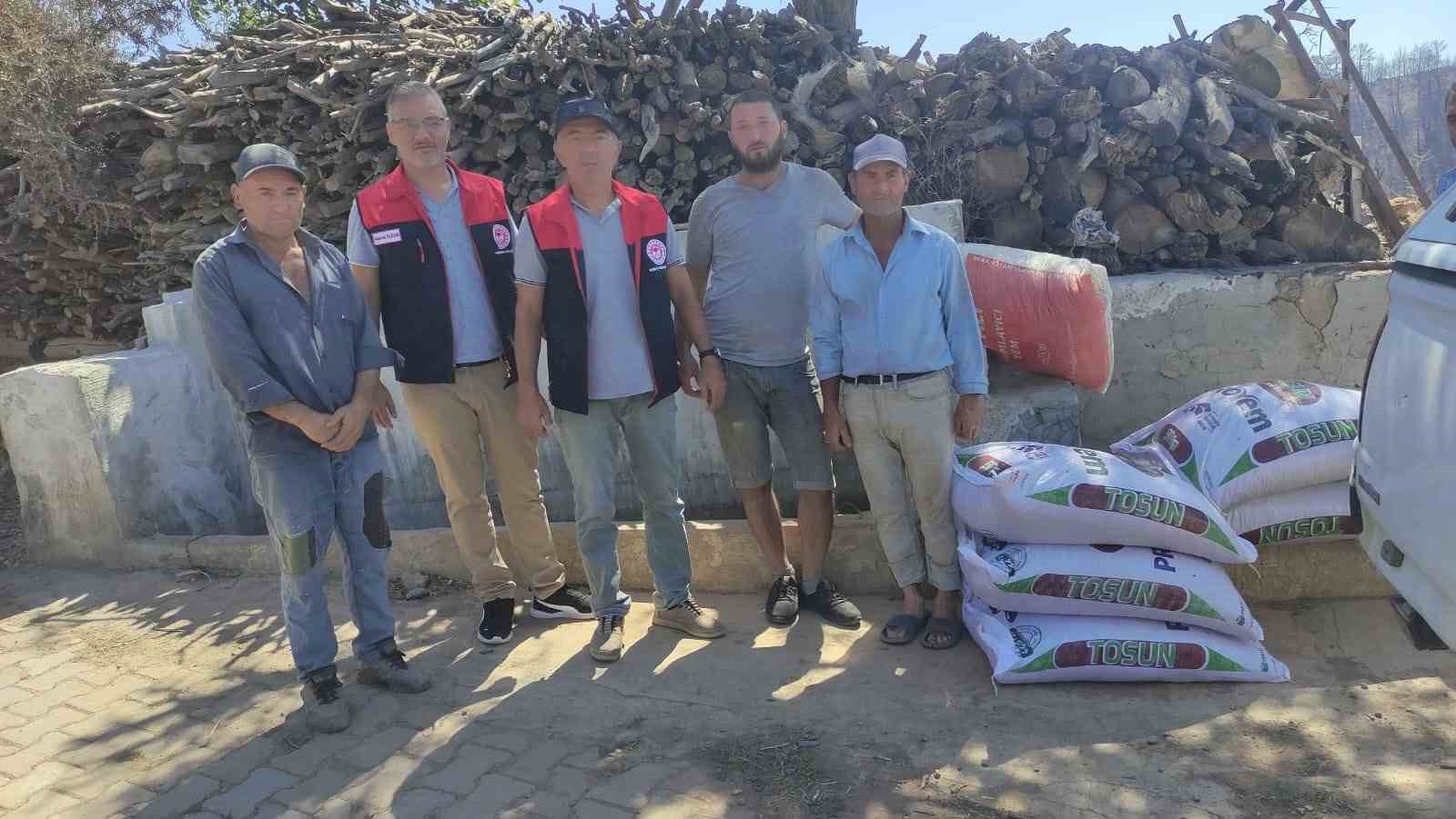 Buldan’da orman yangınından etkilenen üreticilere saman ve yem desteği sağlandı