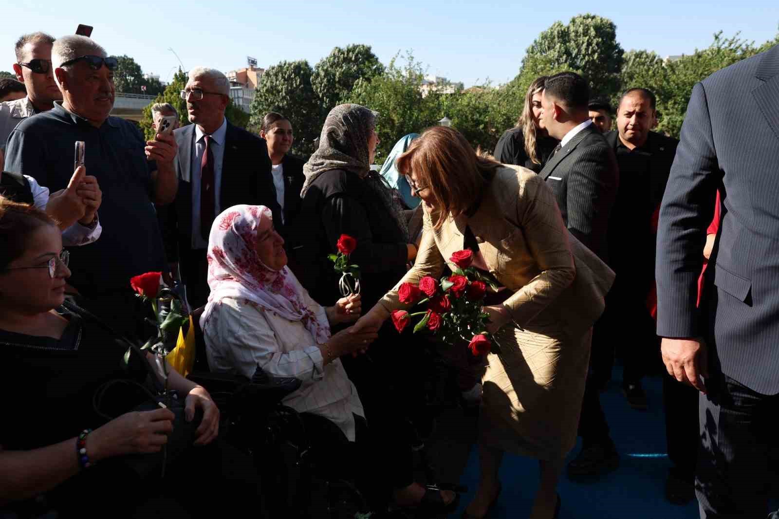 Gaziantep Büyükşehir’den engellilere destek