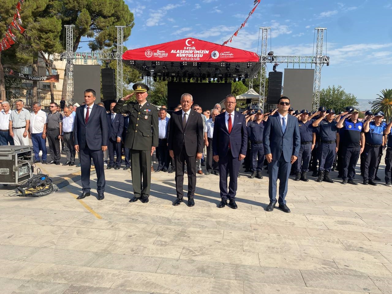 Alaşehir’de kurtuluş coşkusu açılışlar ve konserle taçlanıyor