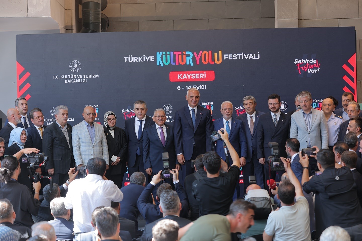 Bakan Ersoy ve Başkan Büyükkılıç, Türkiye Kültür Yolu Festivali’nin startını verdi