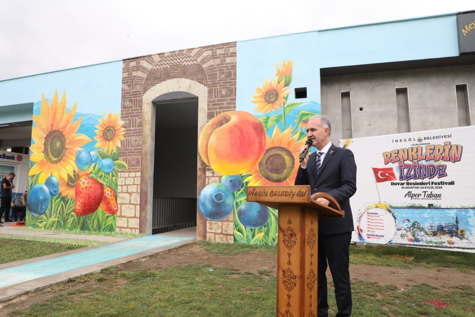 İnegöl, uluslararası duvar resimleri festivali ile sanatla buluştu