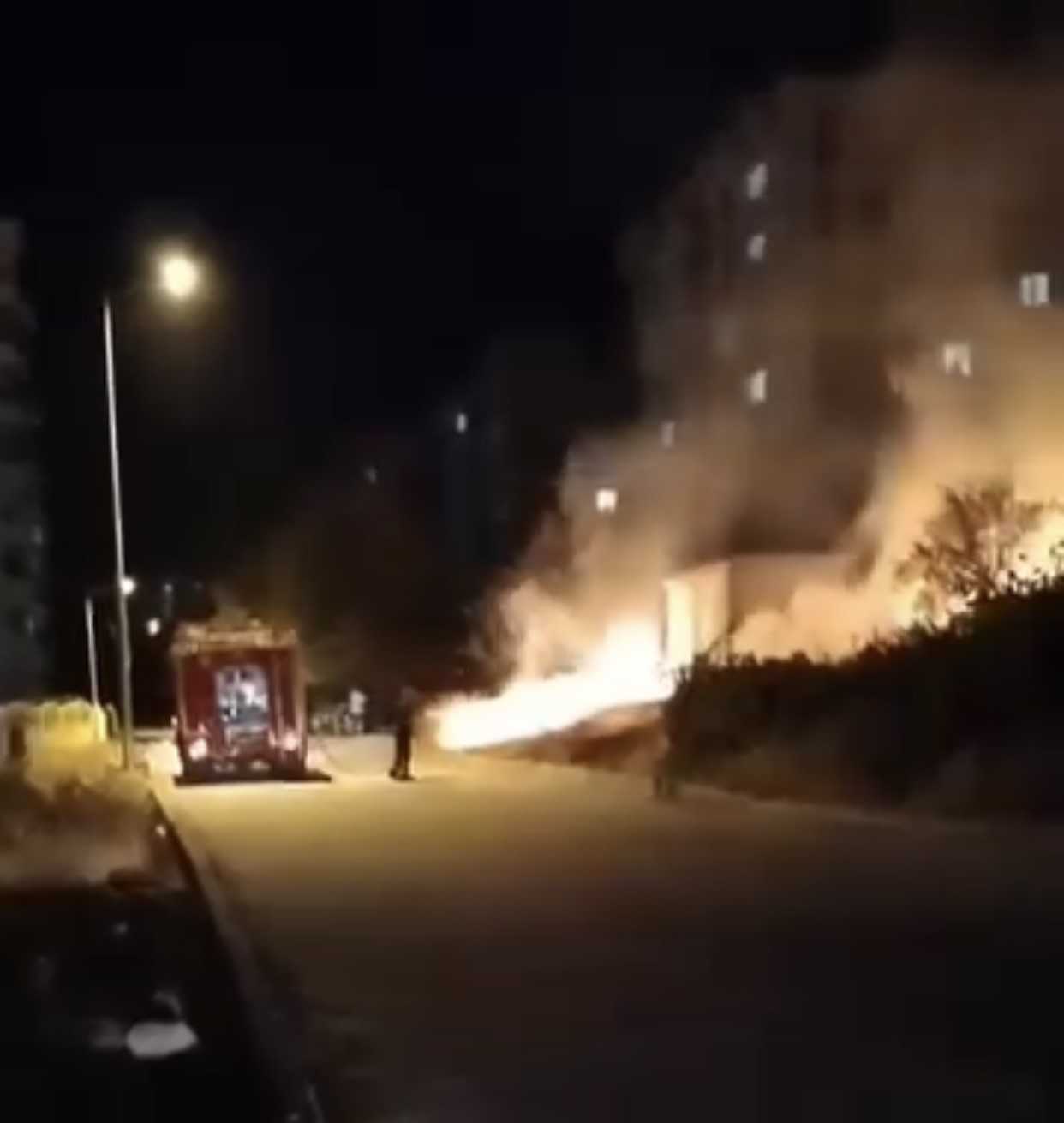 Elazığ’da otluk alanda çıkan yangın söndürüldü