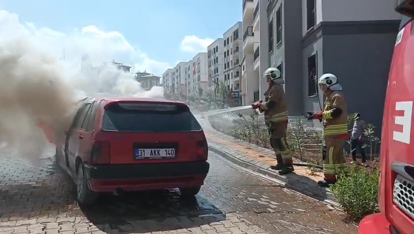 Seyir halindeki Tofaş alev alev yandı