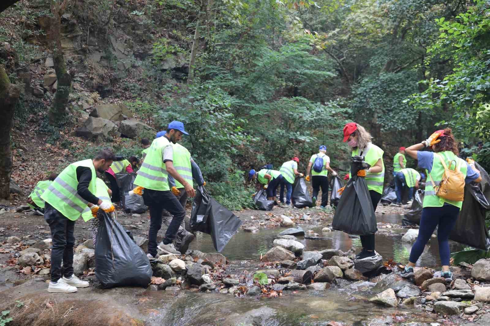 Bursa’da temizlik harekatı sürüyor