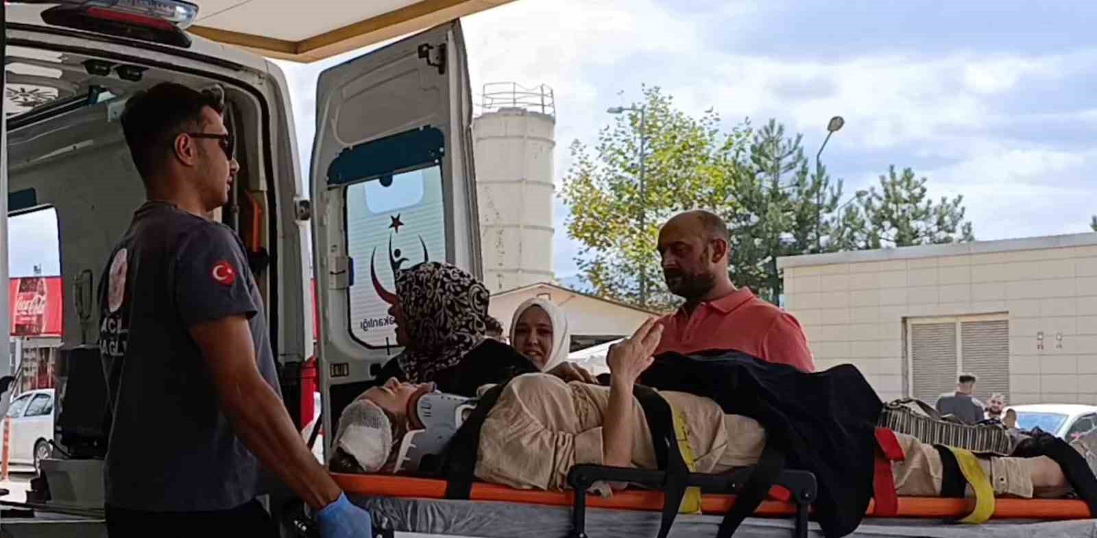 Otomobil ile çarpışan motosikletteki çift yaralandı