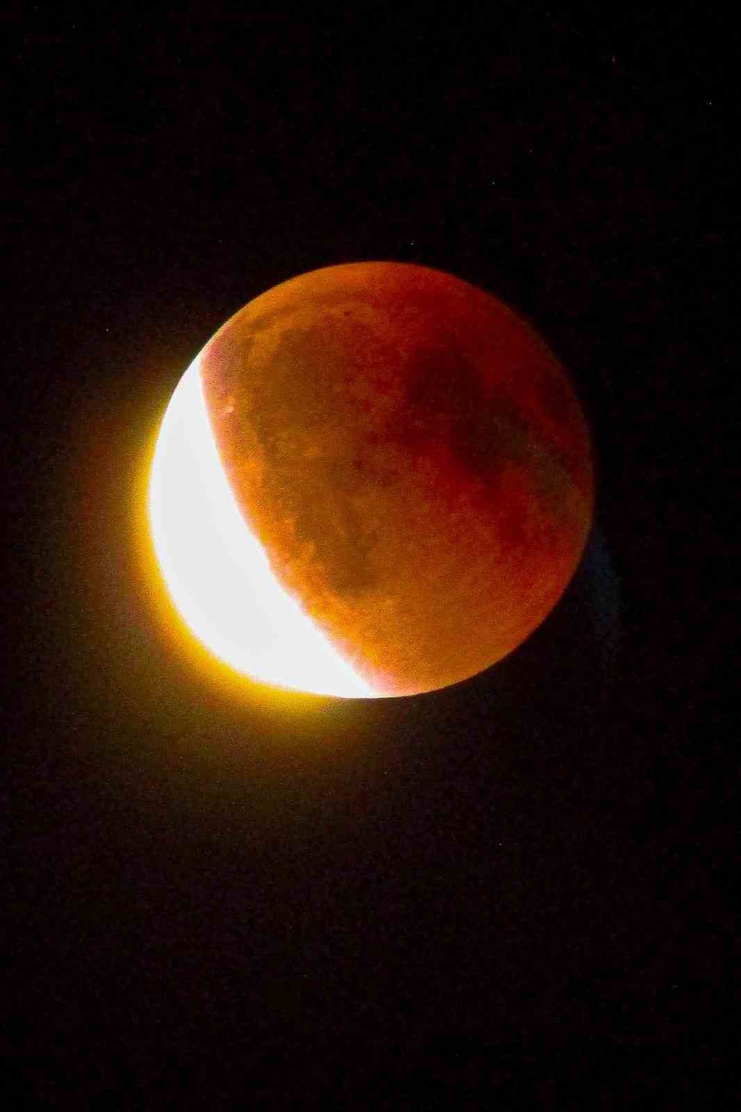 Kanlı Ay tutulması Bursa’dan izlendi