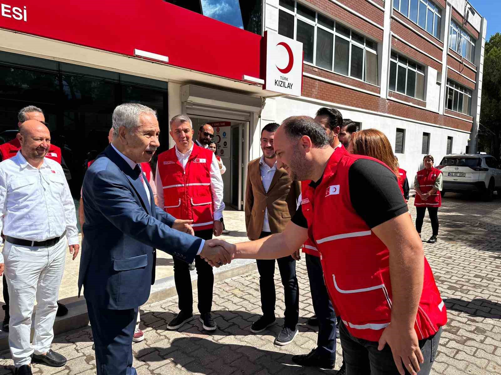 TBMM 22. Dönem Başkanı Bülent Arınç’tan Türk Kızılay’ına tebrik