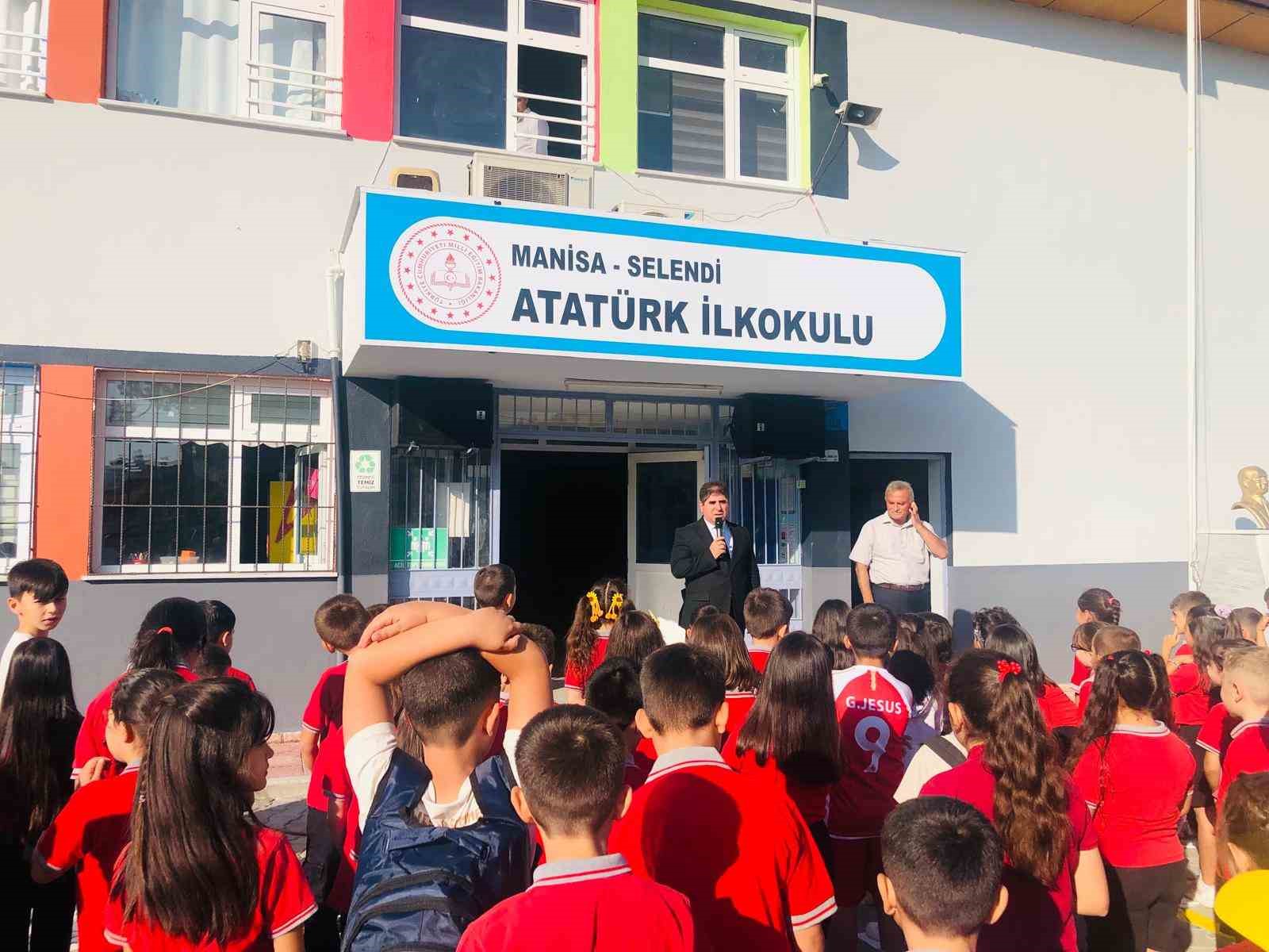 Selendi’de 2 bin 269 öğrenci ders başı yaptı