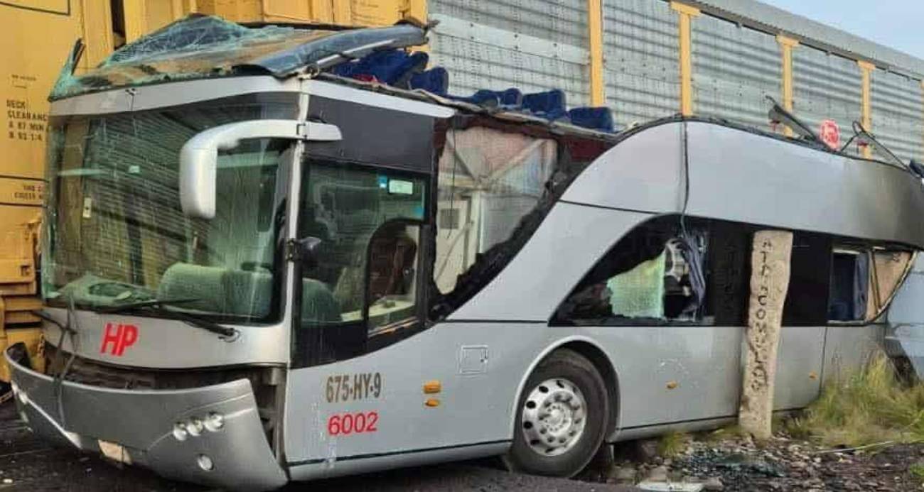 Meksika’da tren yolcu otobüsüne çarptı: 8 ölü, 45 yaralı