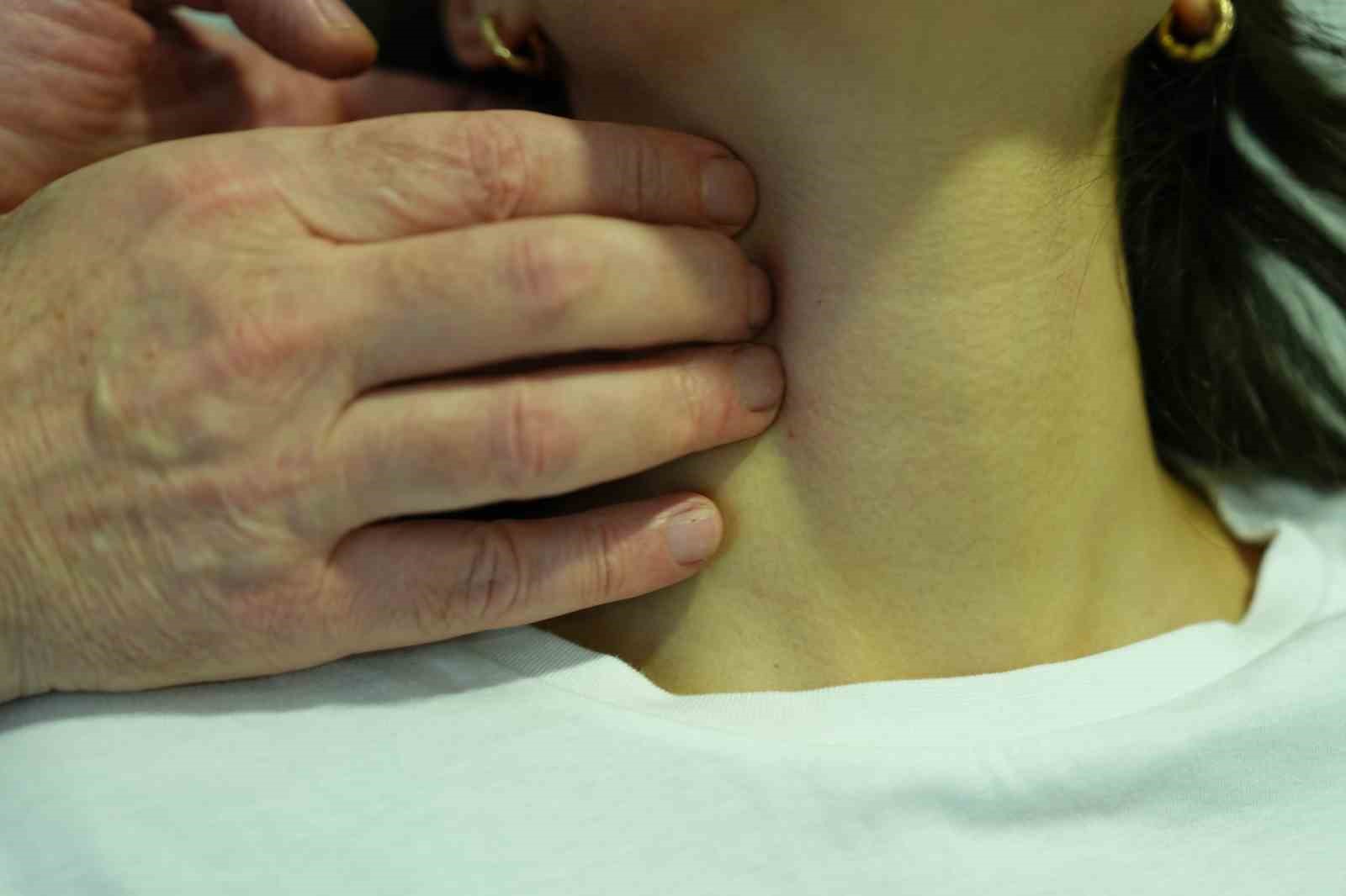 Boynunuzdaki şişliği göz ardı etmeyin