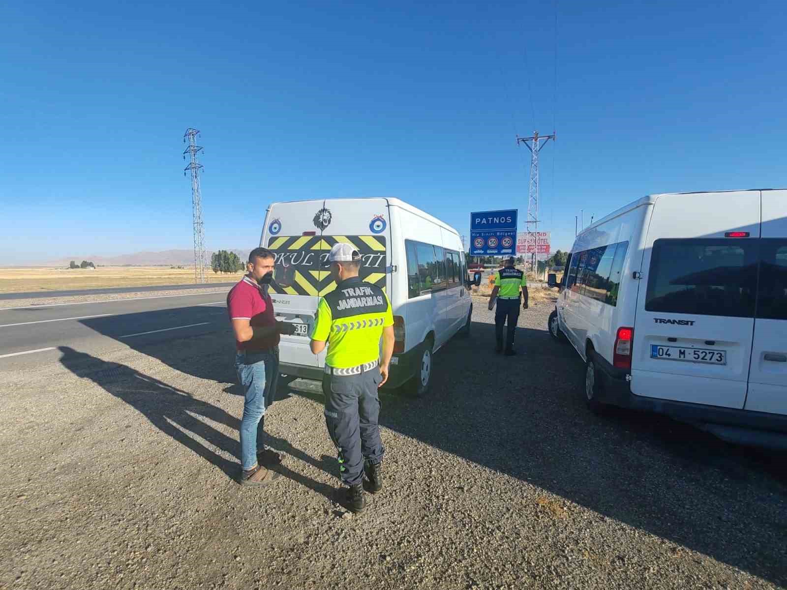 Patnos’ta öğrenci servislerine denetim