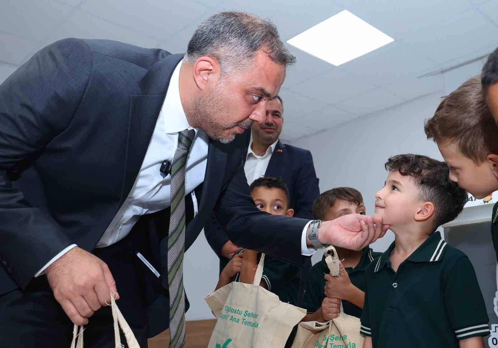 Onikişubat’ta 7 bin öğrenciye kırtasiye seti desteği