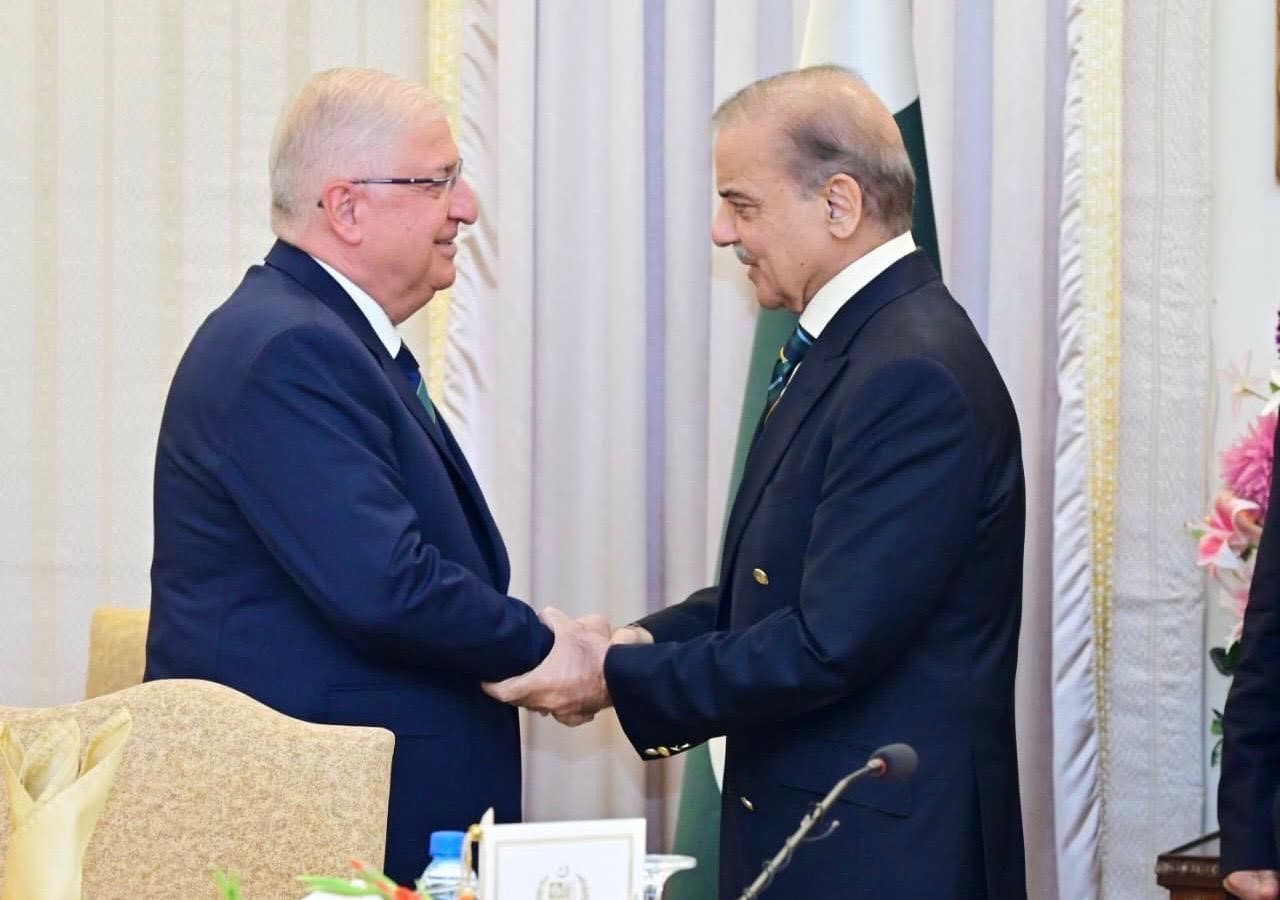 Milli Savunma Bakanı Güler, Pakistan Başbakanı Şerif ile görüştü