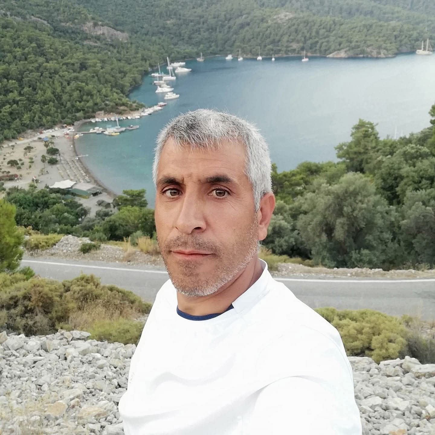 Tarlasını domuzlardan korumak isterken elektrik akımına kapılan üretici hayatını kaybetti