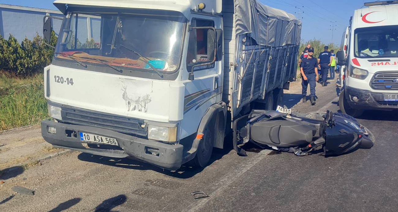 Kırmızı ışıkta feci kaza: 1 ölü, 1 yaralı