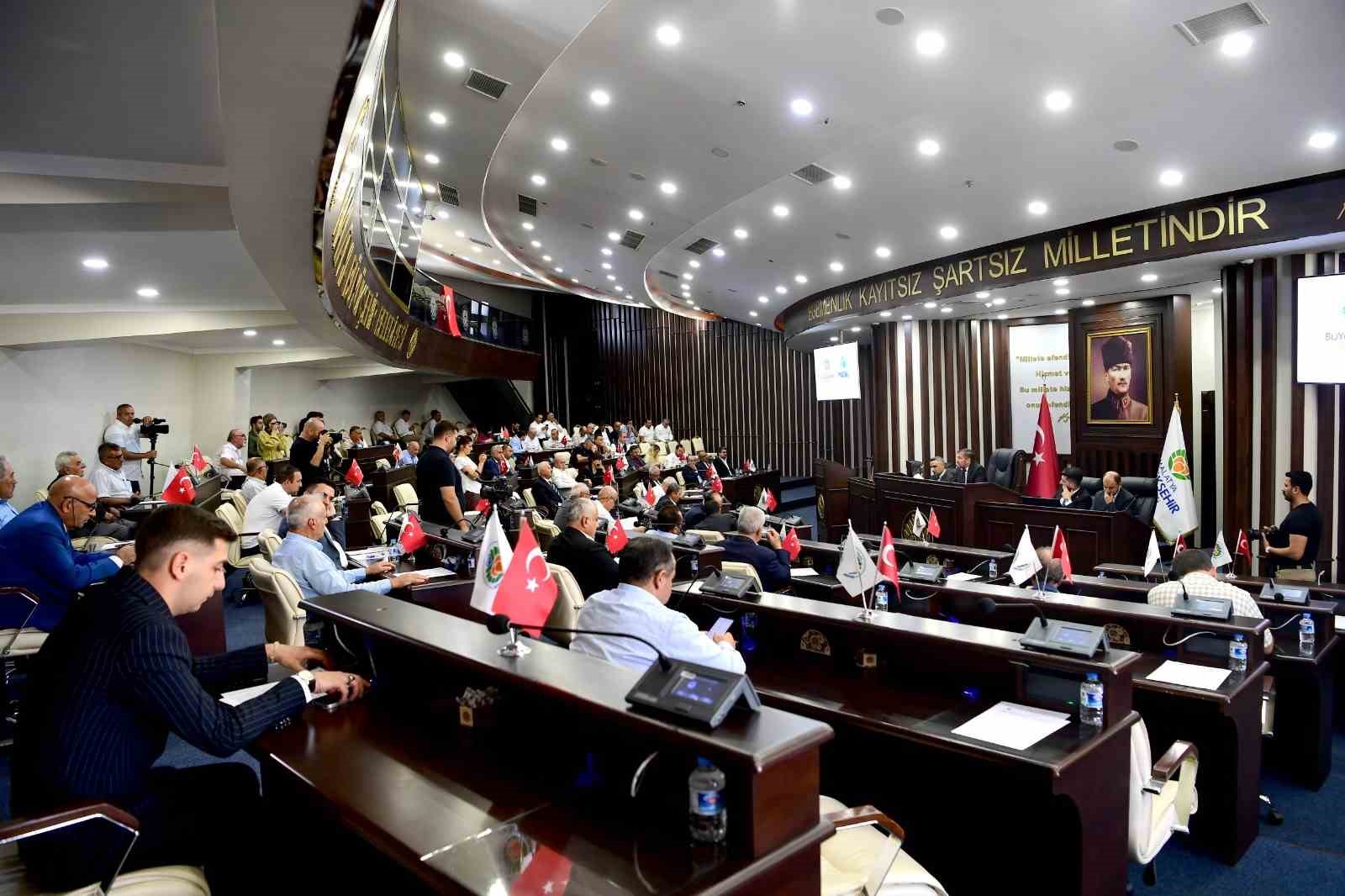 Malatya Belediyesi’nden öğrencilere 1 aylık ücretsiz abonman ve destek çantası