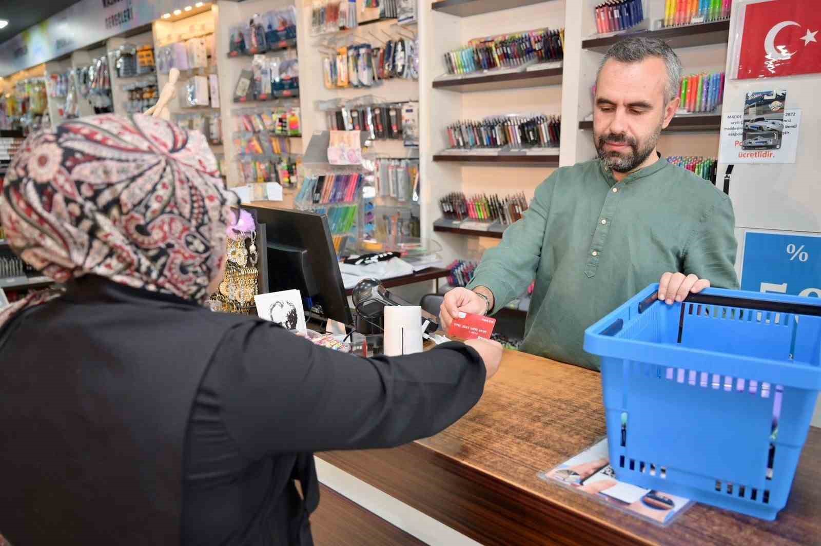 Esenyurt Belediyesi’nden öğrencilere 