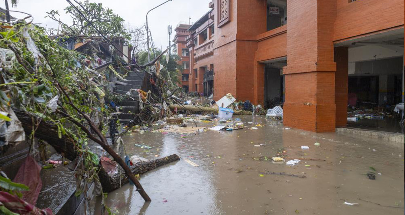Endonezya'yı sel vurdu: 19 ölü, 10 kayıp