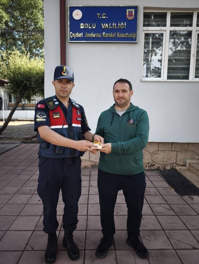 Nişan hatırası altınları kurtardı