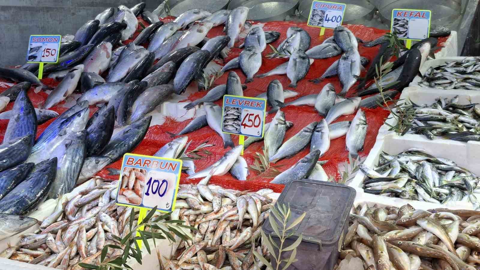 Havalar serinledi, balık tezgahları hareketlendi