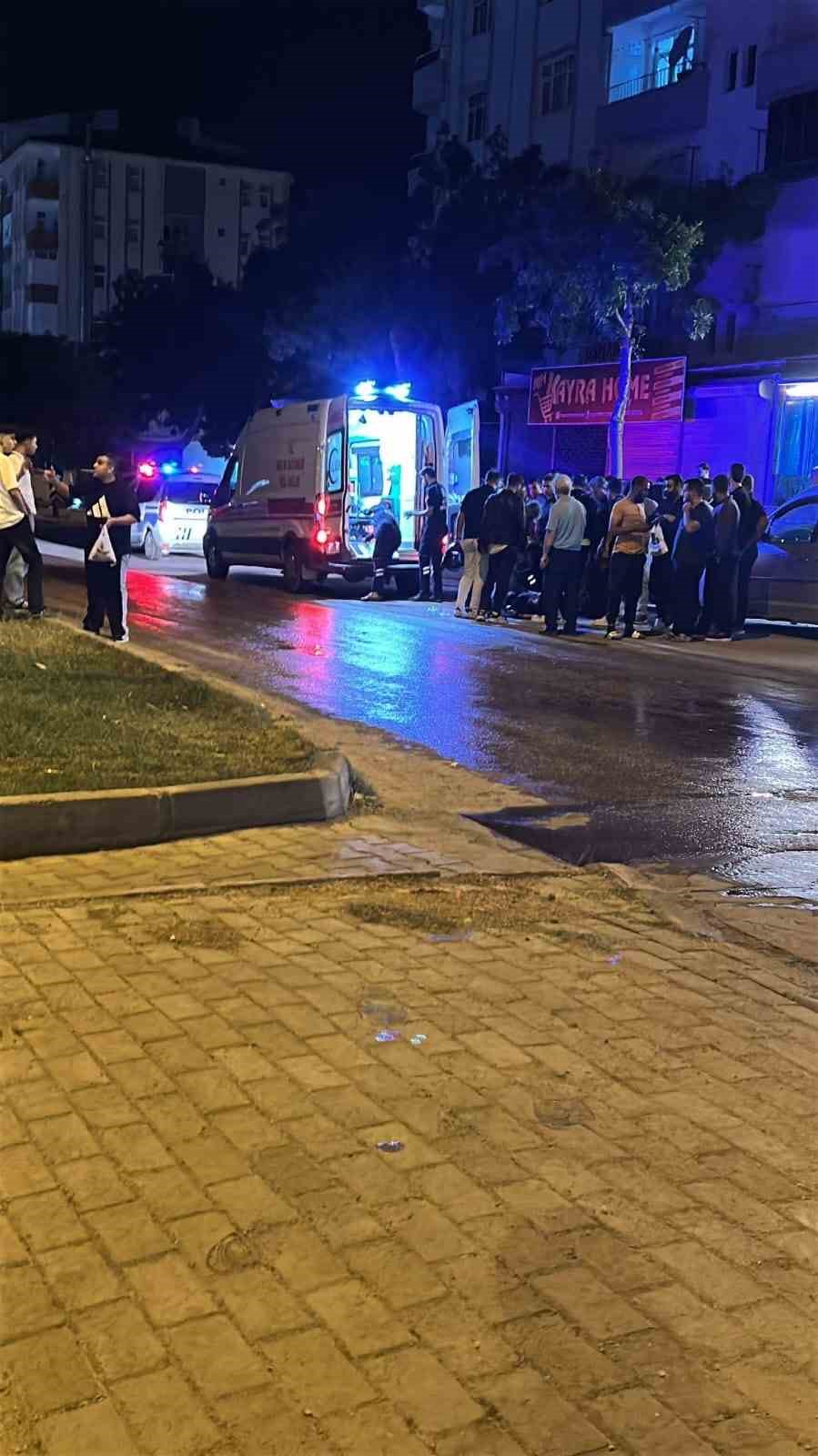 Elazığ’da motosiklet yayaya çarptı: 2 yaralı