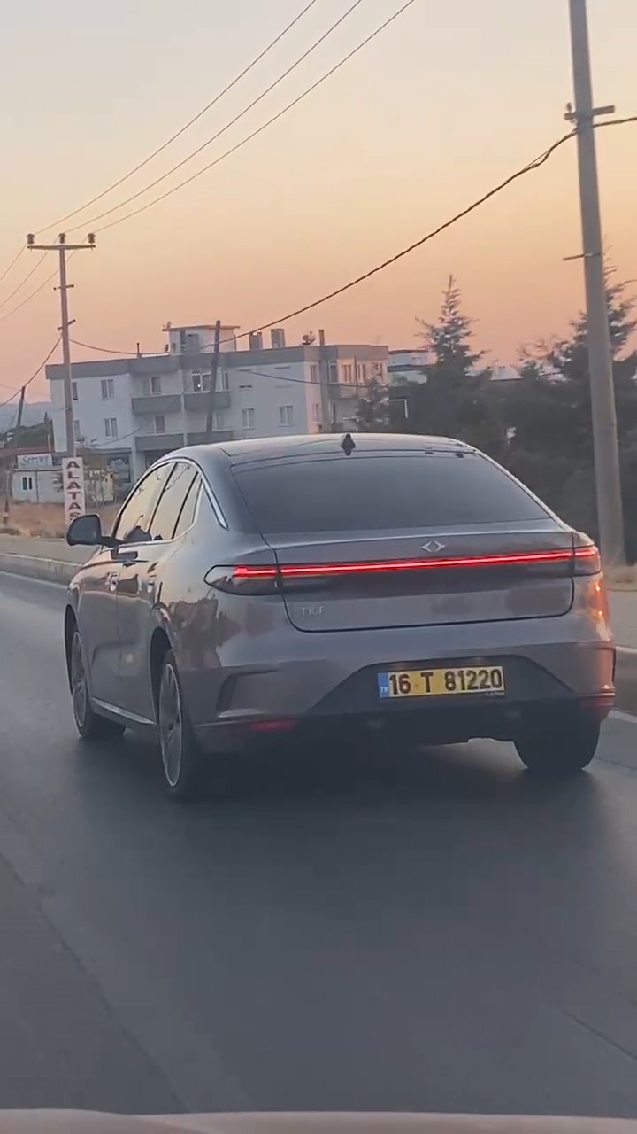 TOGG’un yeni sedan modeli T10F Ayvalık’ta seyir halinde görüntülendi