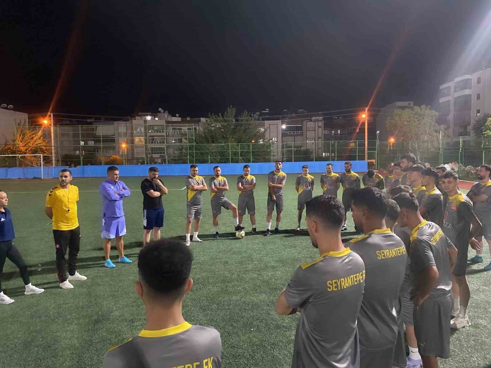 Salihli Seyrantepespor sahaya indi