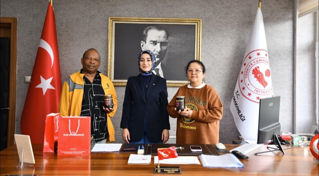 Olur Kaymakamı Semanur Kalkan’a Afrika’dan anlamlı ziyaret