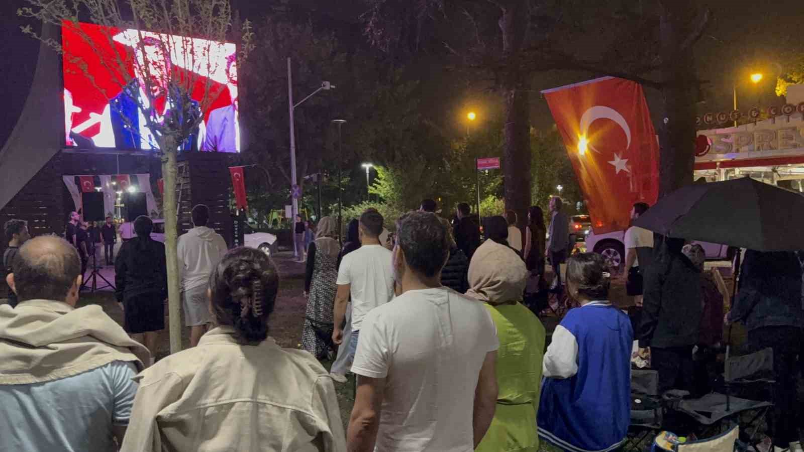 Yağmura rağmen büyük heyecan