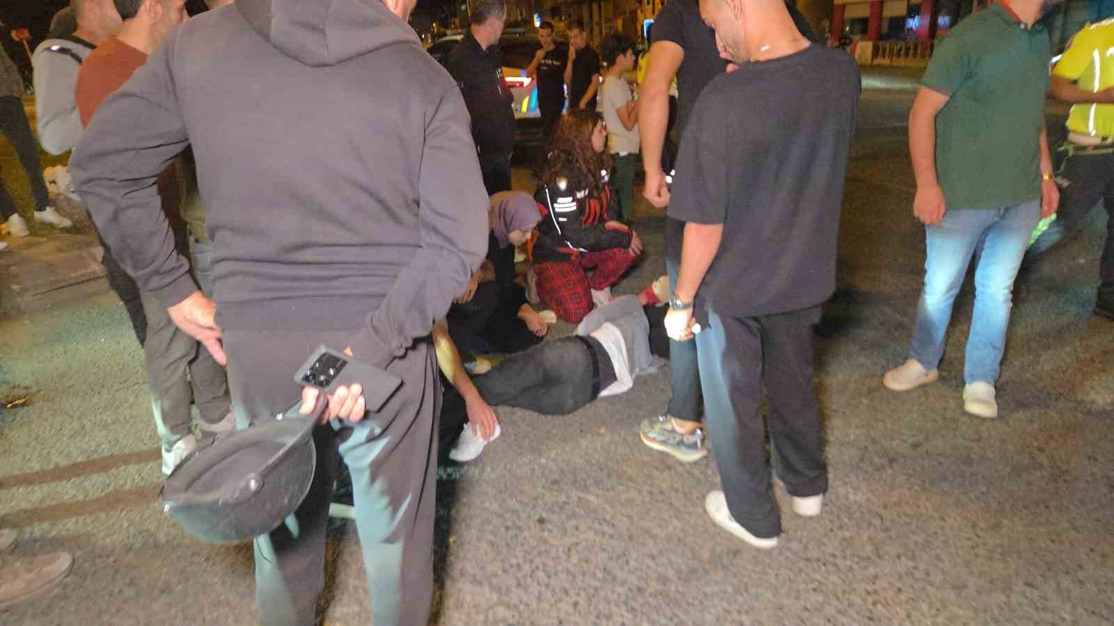 Hafif ticari araç yayaya çarptı