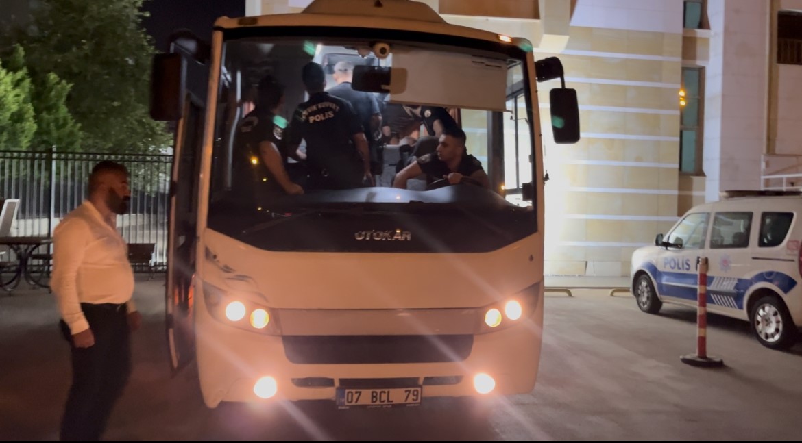 Antalya’daki rüşvet soruşturmasında 5 tutuklama, 9 adli kontrol kararı