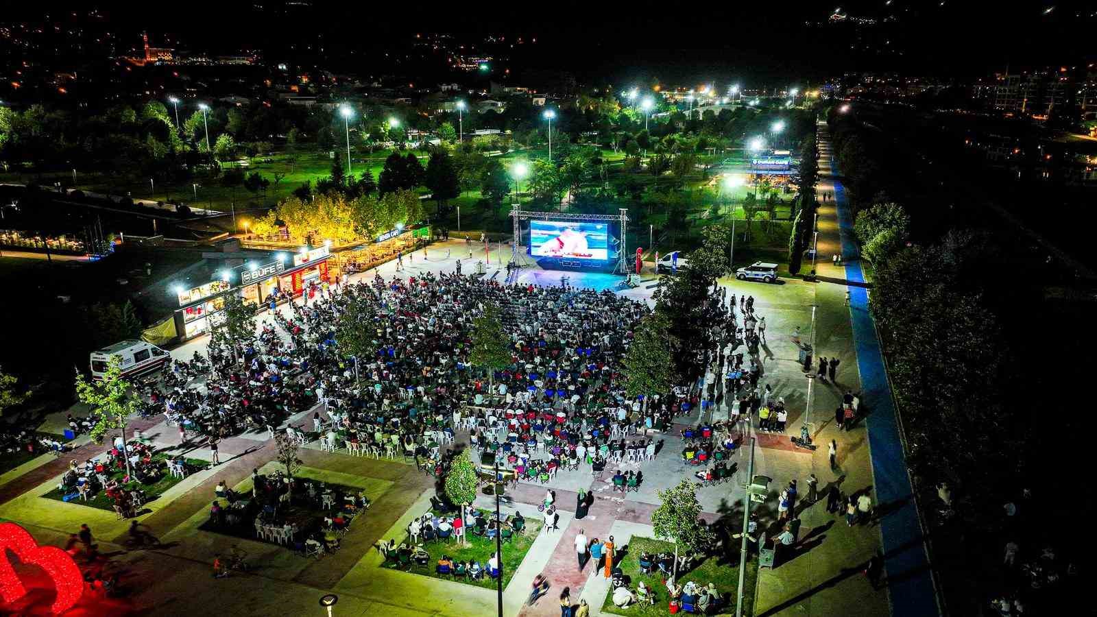 Bursa’da kalpler 12 Dev Adam için attı