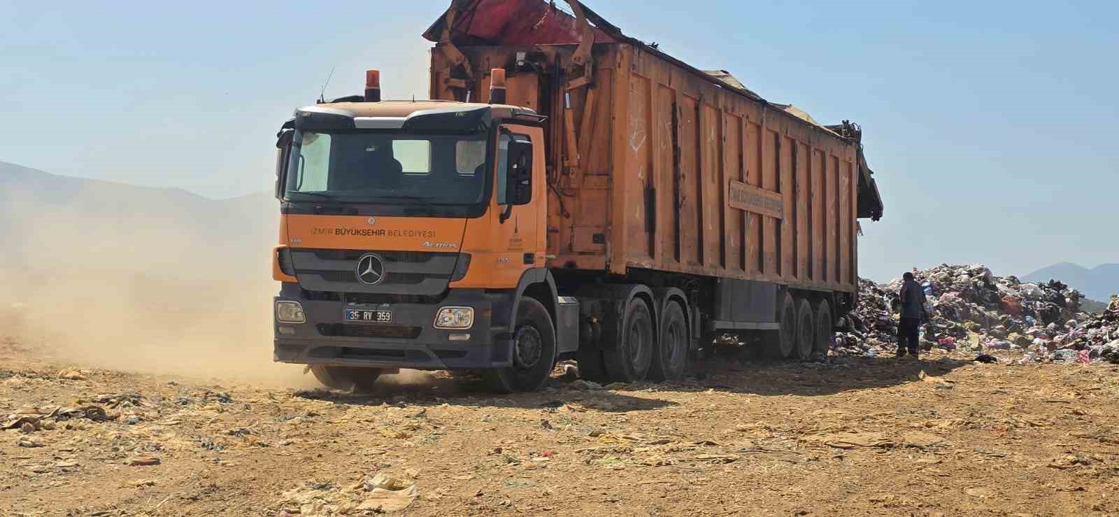 Karateke’de jandarmaya rağmen çöp dökümleri devam ediyor