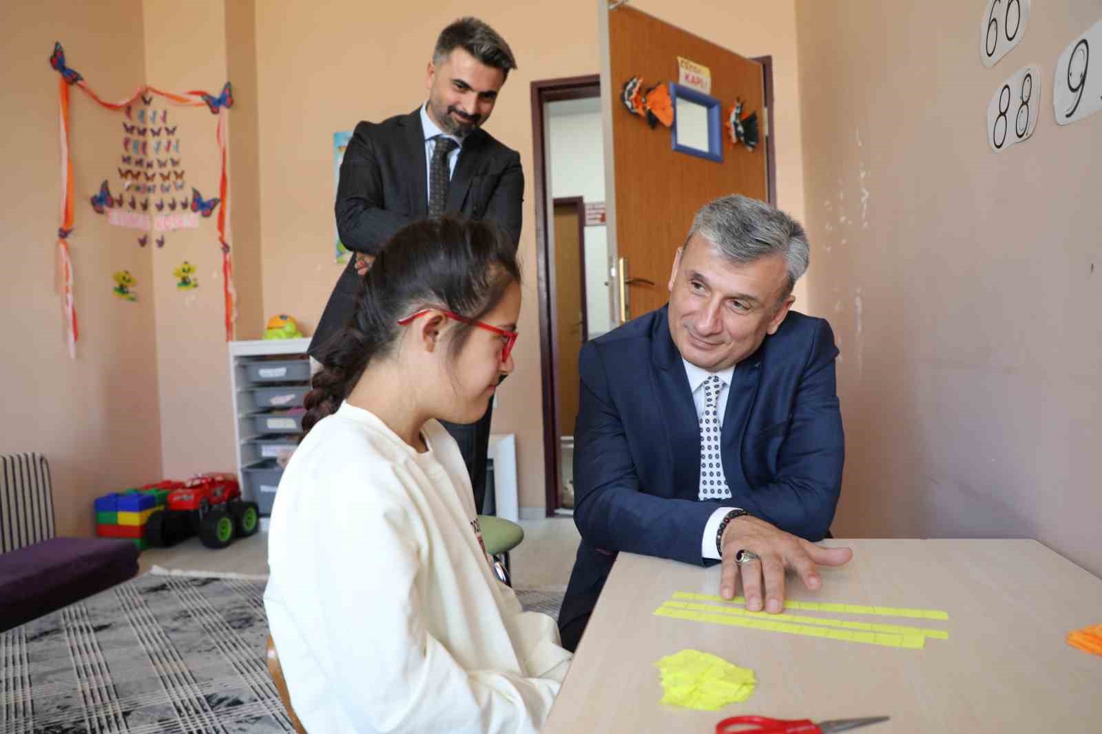 MEB Özel Öğretim Kurumları Genel Müdürü Güner Ağrı’da ziyaretlerde bulundu