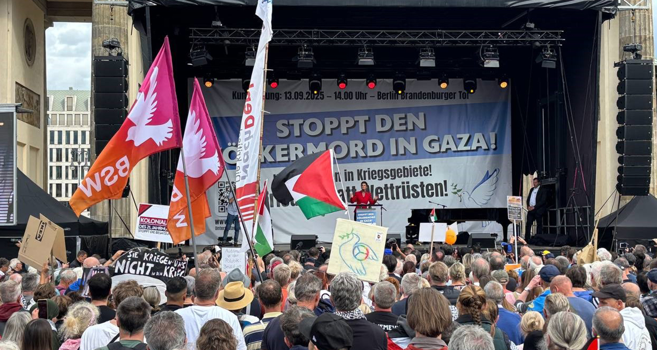 Berlin’de binlerce kişiden 