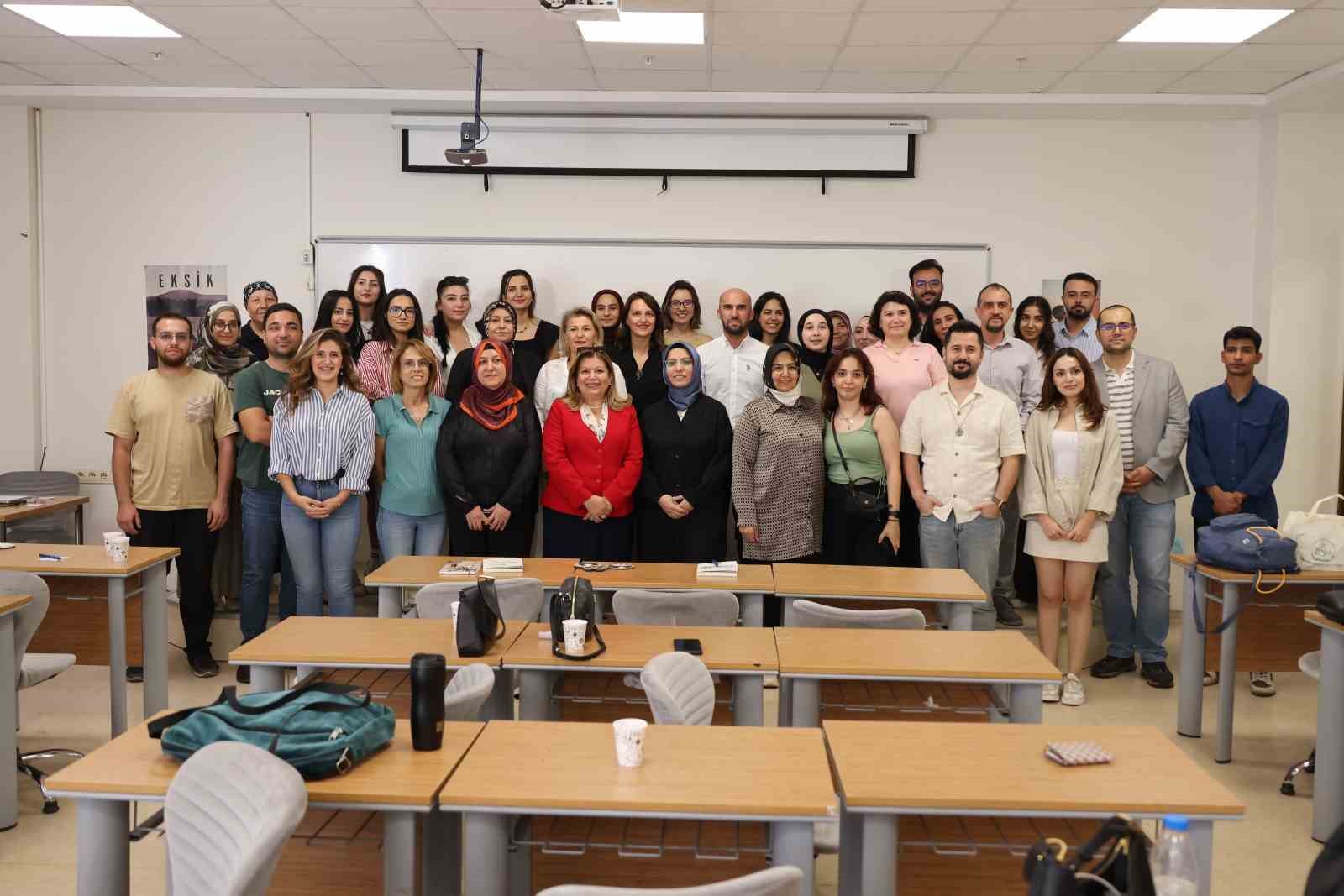 Dijital Görünürlük Atölyesi HKÜ Design Akademi’de gerçekleştirildi