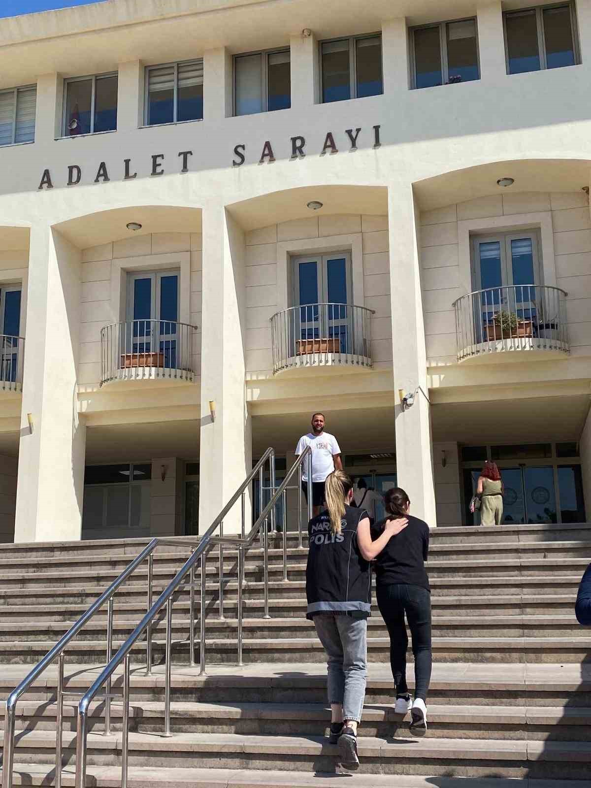 Otogarda uyuşturucuyla yakalandı