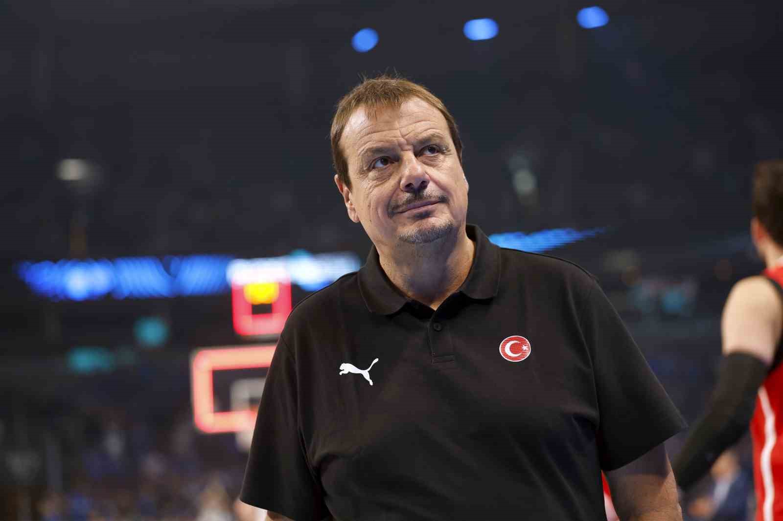 Ergin Ataman, Avrupa Şampiyonası’nın en iyi başantrenörü seçildi