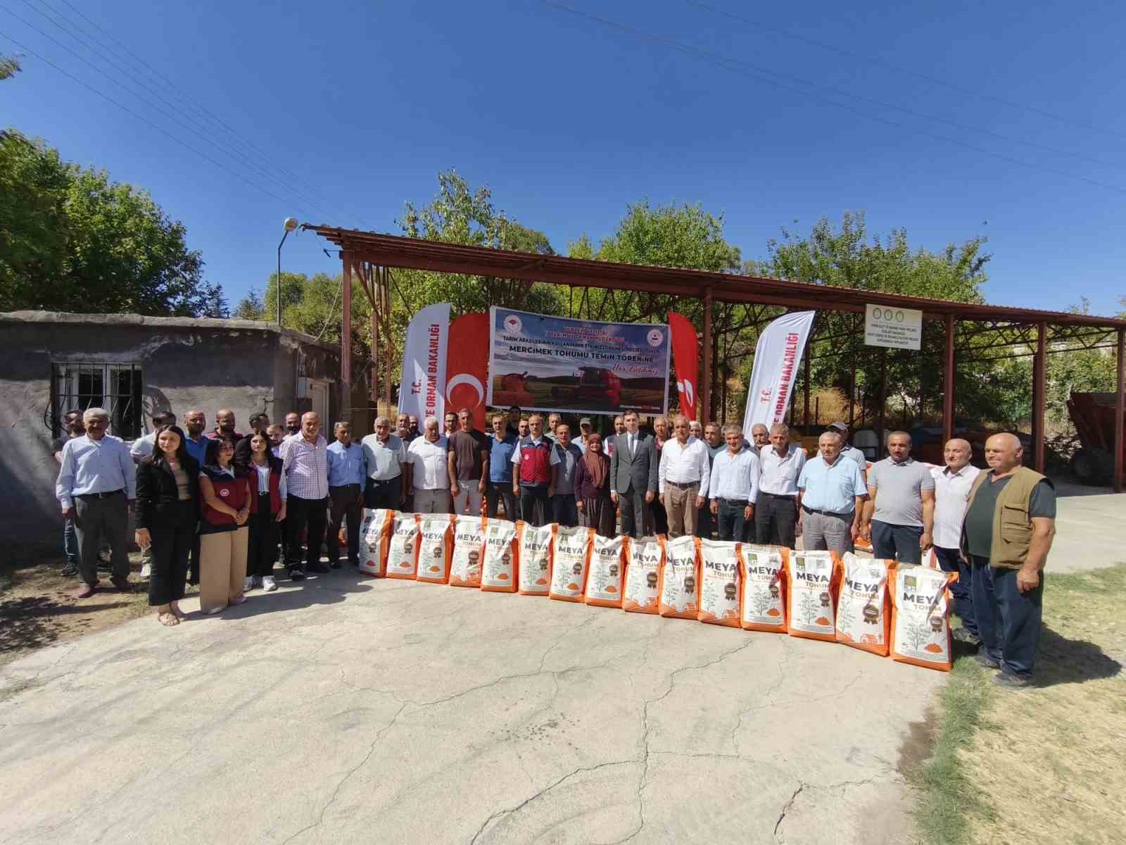 Tunceli’de üreticilere mercimek tohumu dağıtıldı