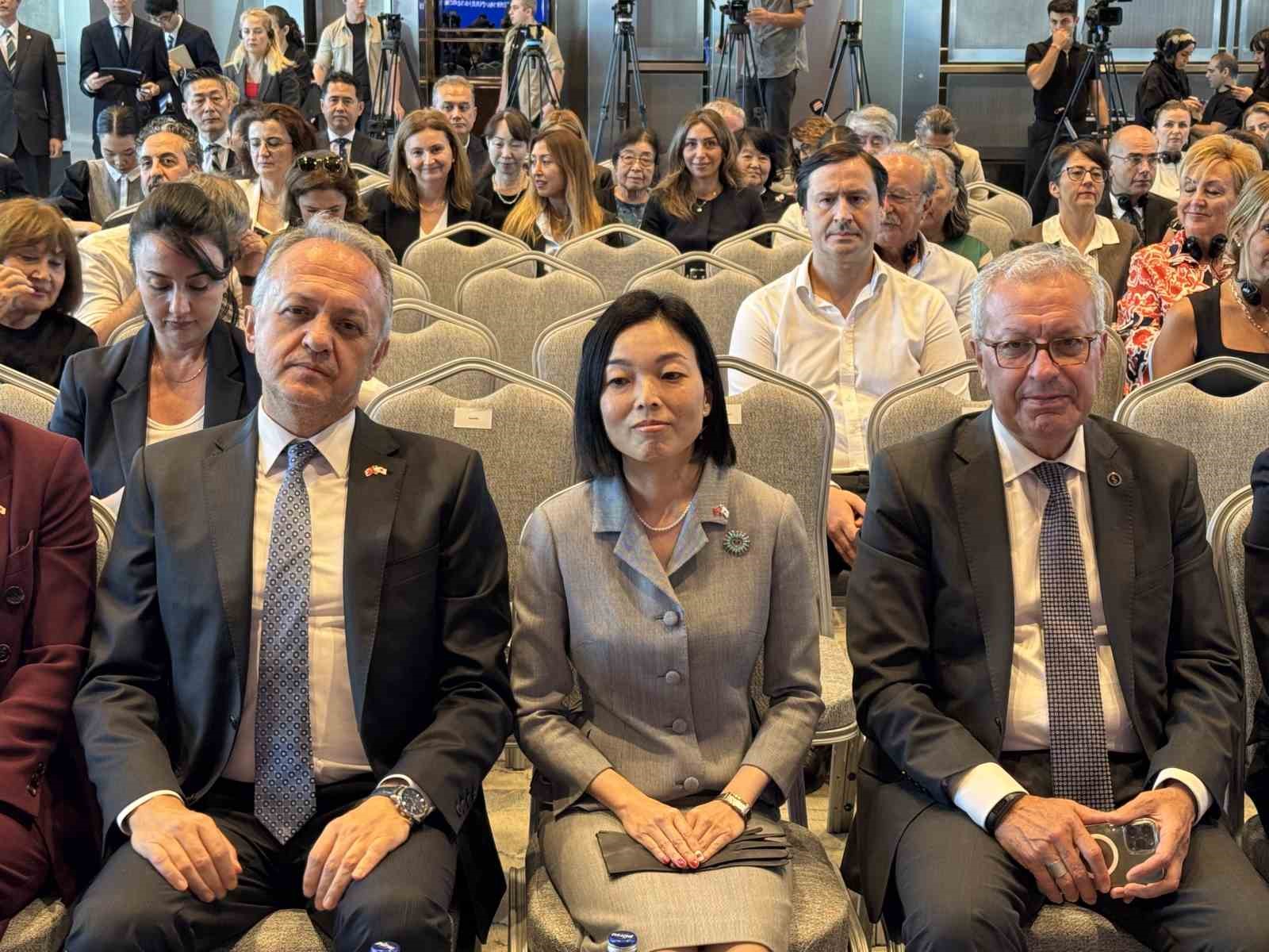 Japonya Altes Prensesi Akiko Mikasa: 