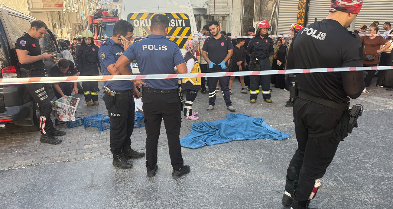 Esenyurt’ta servis minibüsü anne-oğula çarptı: 1 yaşındaki çocuk öldü