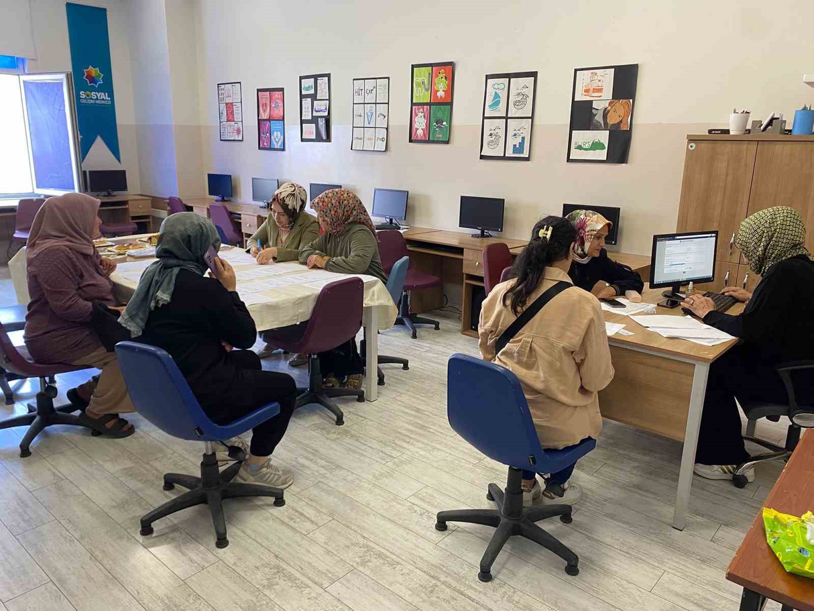 SAMEK kurslarına yoğun ilgi: İlk günden 5 bin başvuru yapıldı