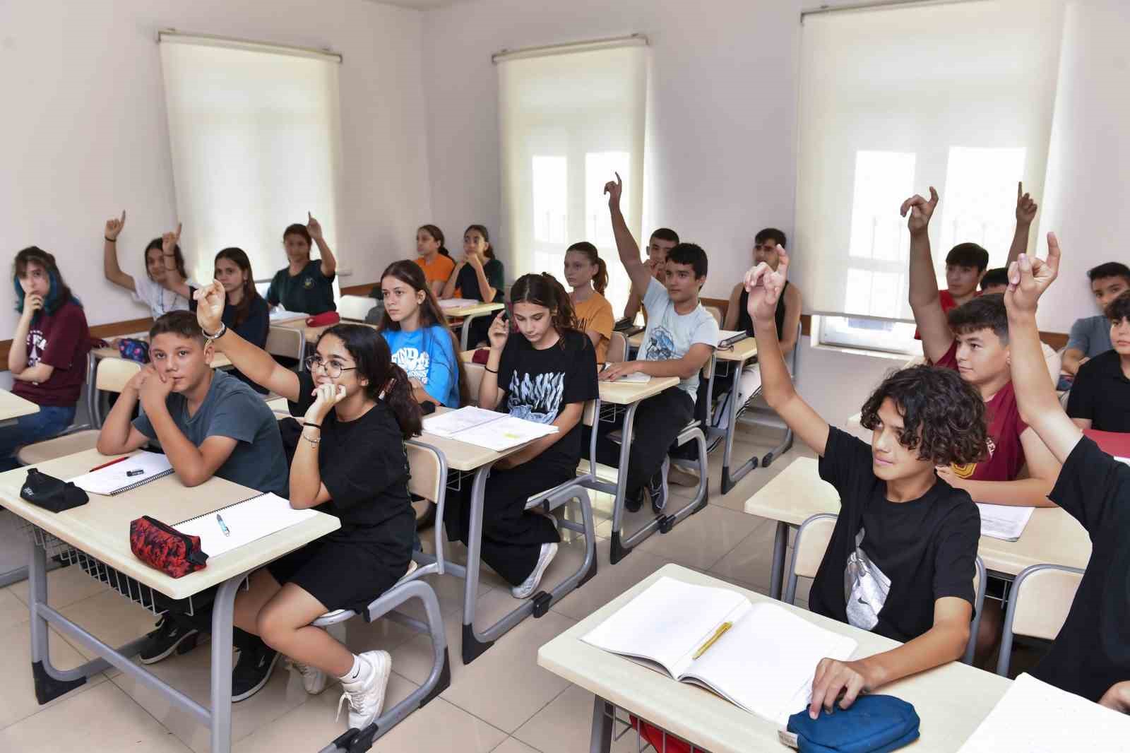 Mersin Büyükşehir Belediyesi kurs merkezleri yeni döneme başladı