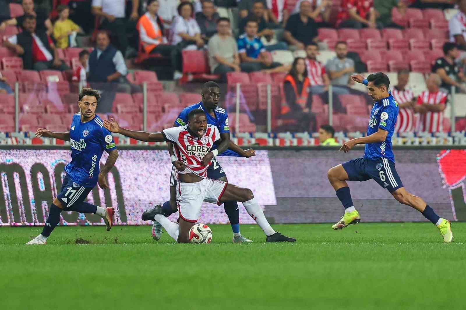 Trendyol Süper Lig: Samsunspor: 0 - Kasımpaşa: 0 (Maç devam ediyor)