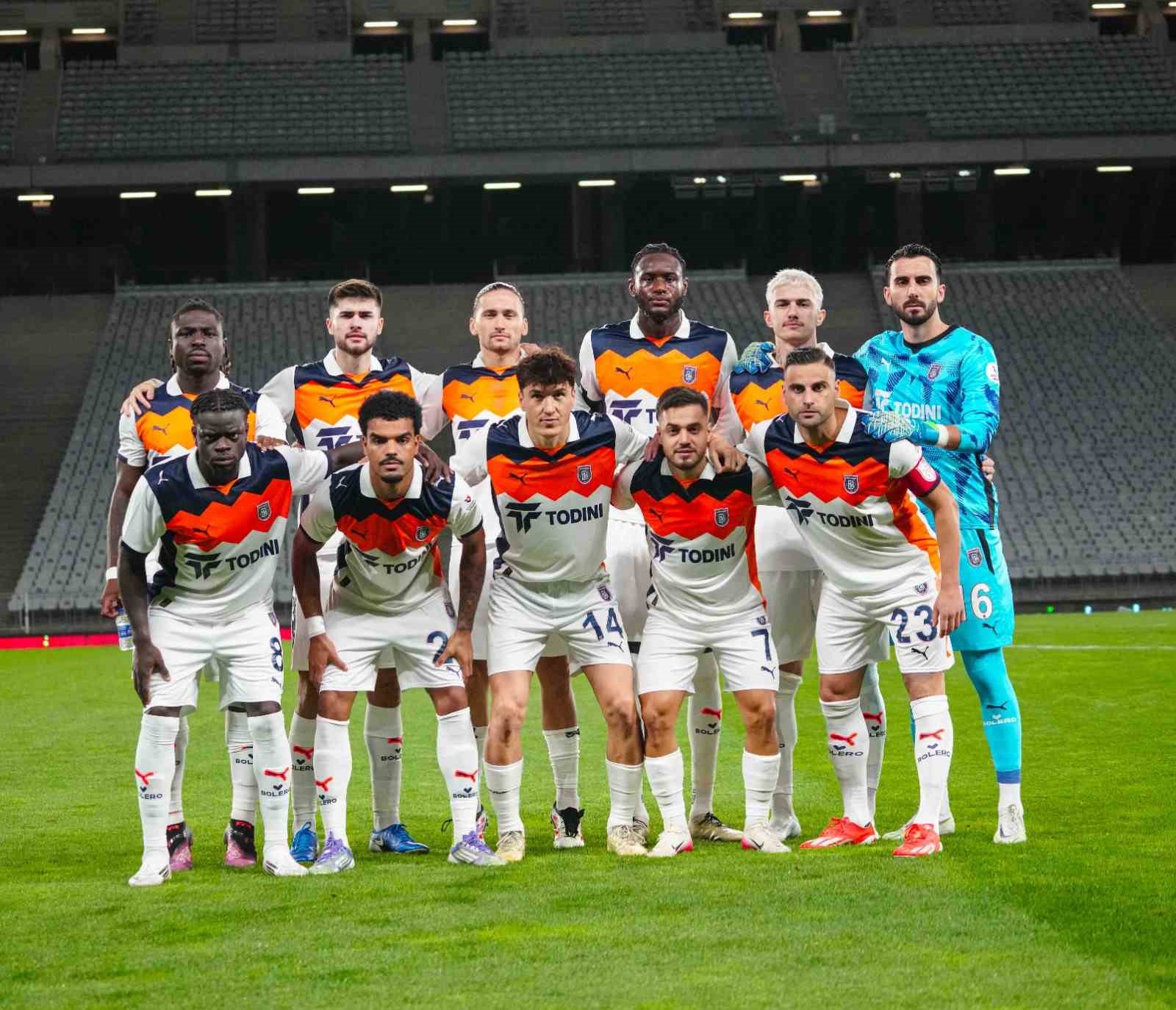 Trendyol Süper Lig: Fatih Karagümrük: 0 - RAMS Başakşehir: 0 (İlk yarı)