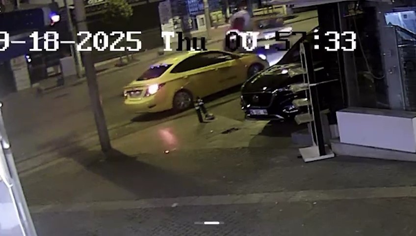 Bursa’da drift yapan araç ile motosiklet çarpıştı, kaza kameralara saniye saniye yansıdı